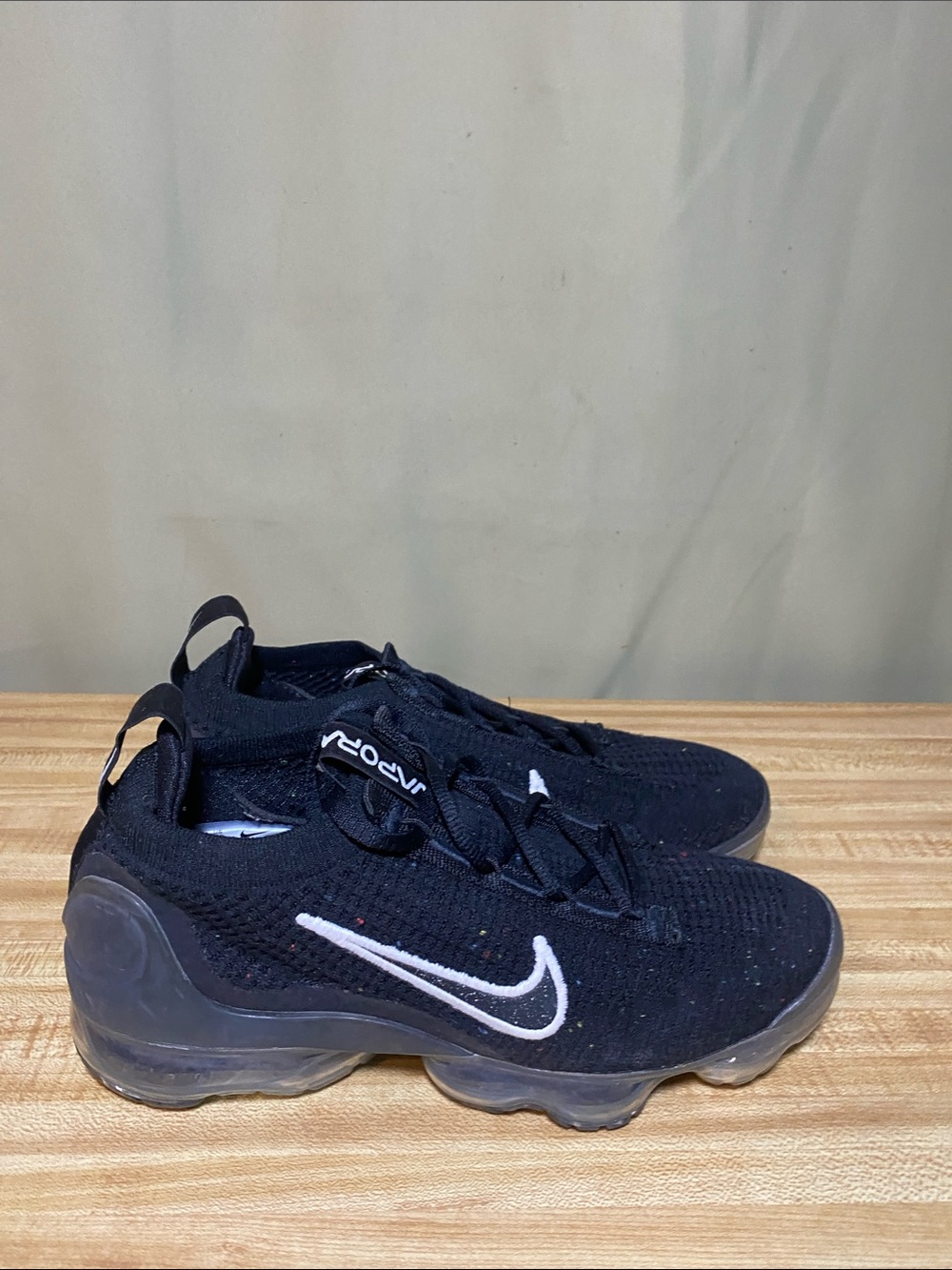Nike Air Vapormax FlyKnit Black White Silver Casual Walking shoe Women’s 7.5
